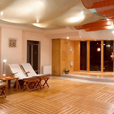 Crystal Palace Boutique Hotel 4*